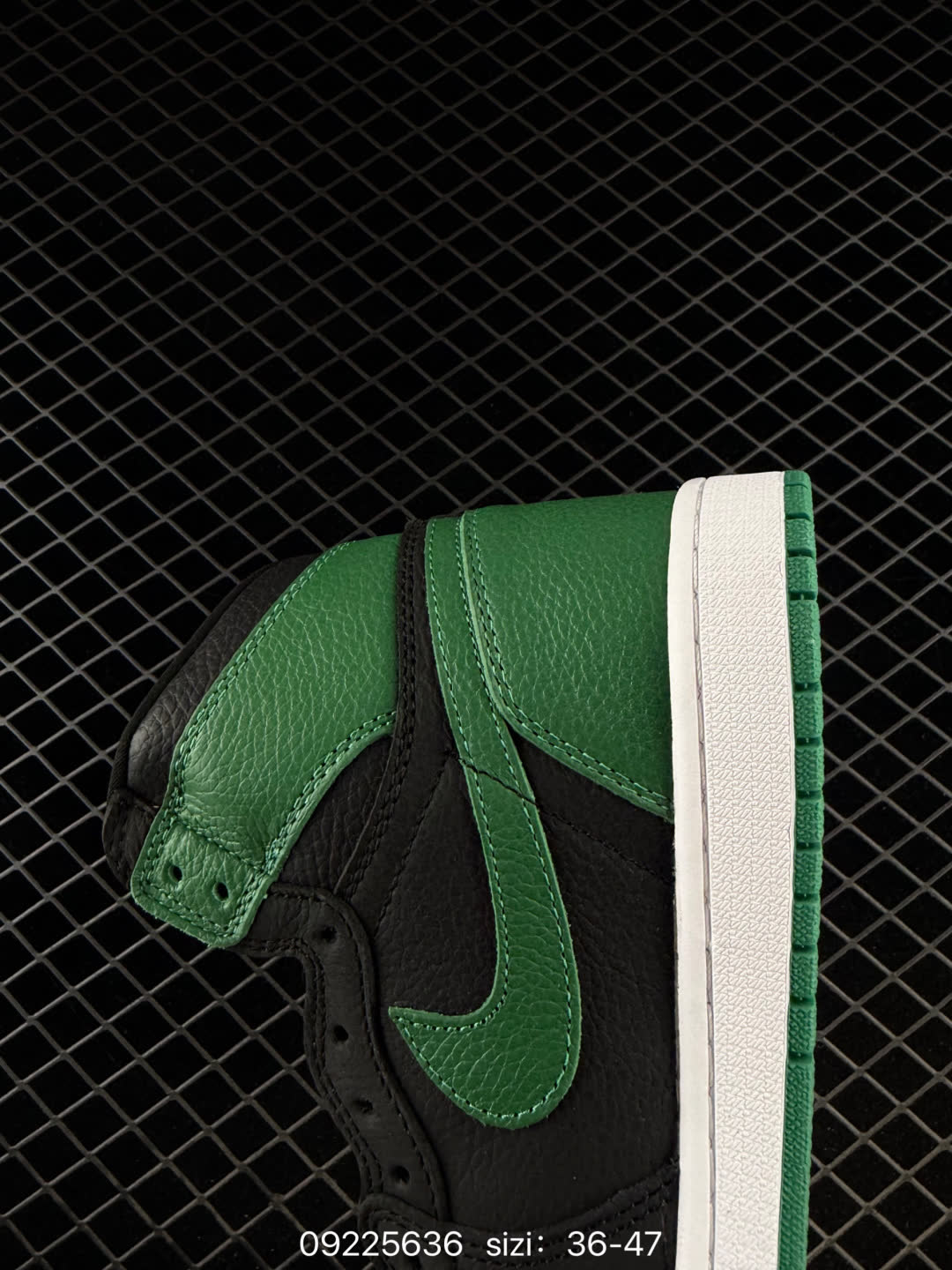 Air Jordan 1 Retro High OG Pine Green-555088-302